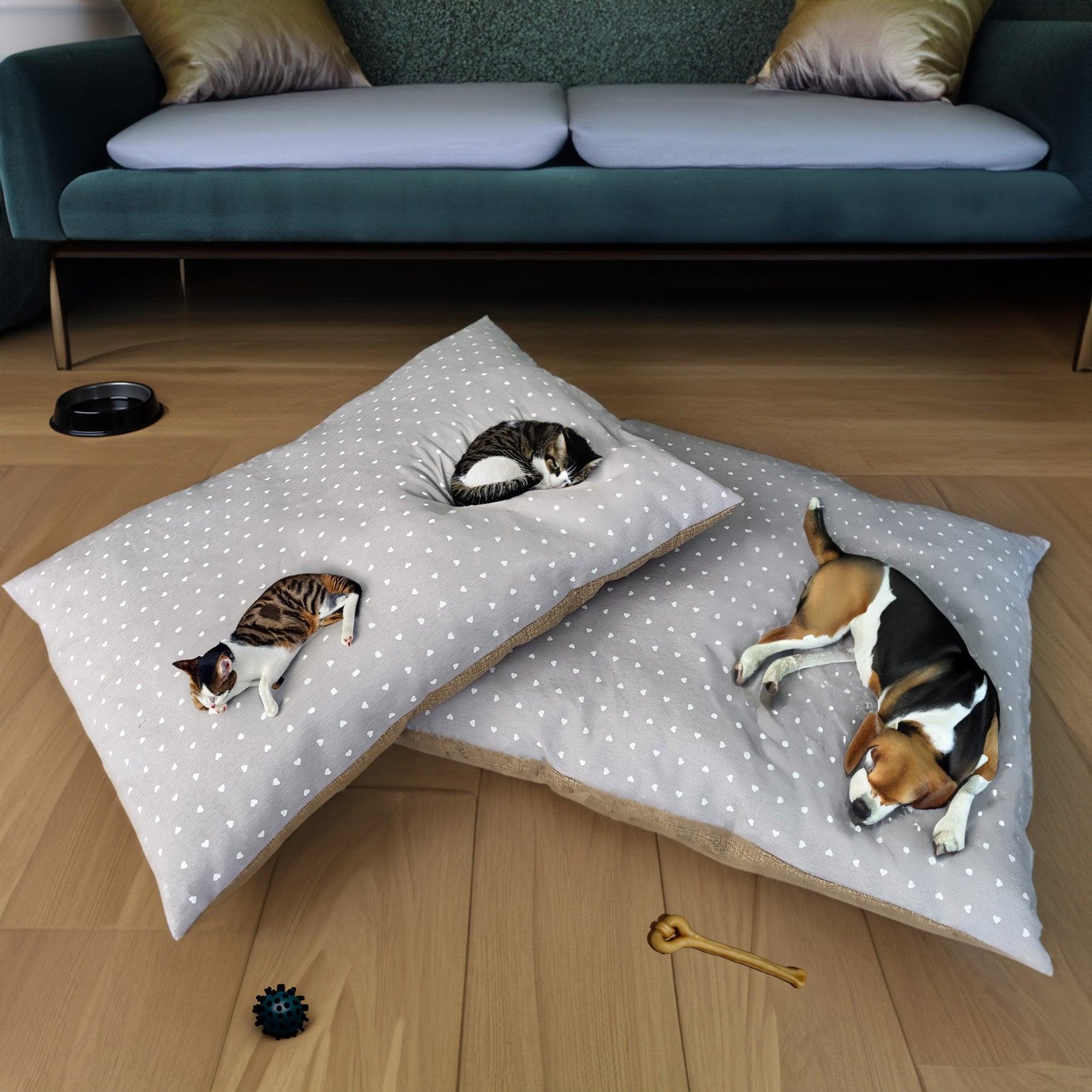 Vista laterale del cuscino antigraffio Pippo di Beliamo, perfetto per cani e gatti, progettato per resistere ai graffi