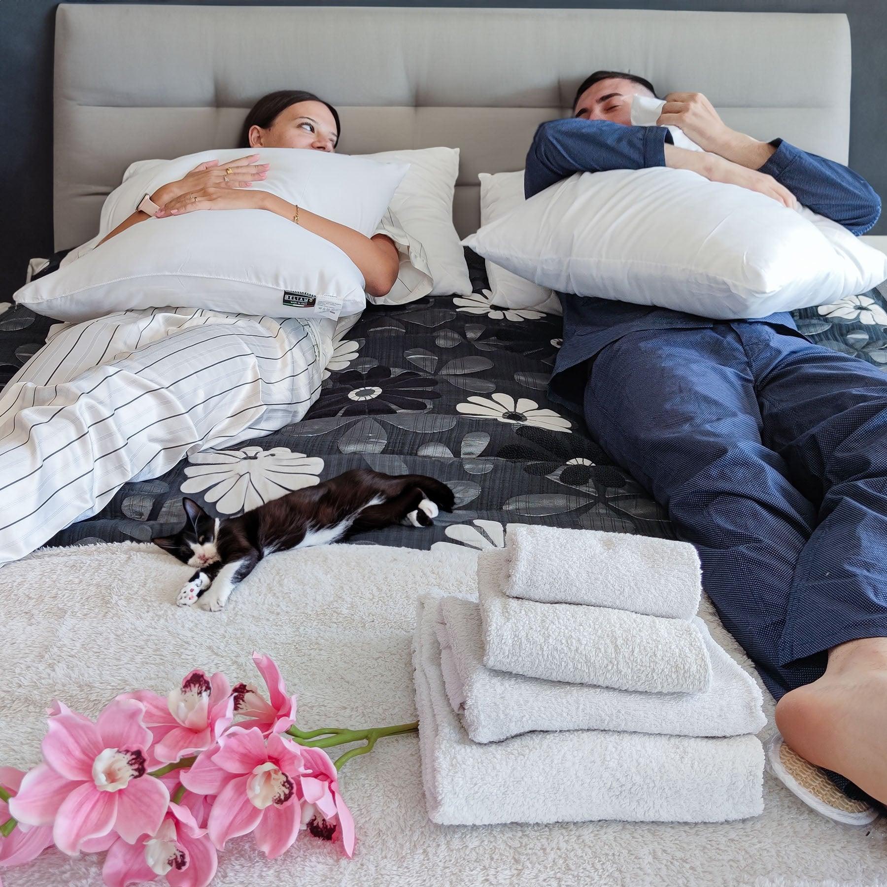 Set di 2 cuscini decorativi CARAVAGGIO in microfibra - Stile e comfort per il tuo arredamento su Beliamo.com