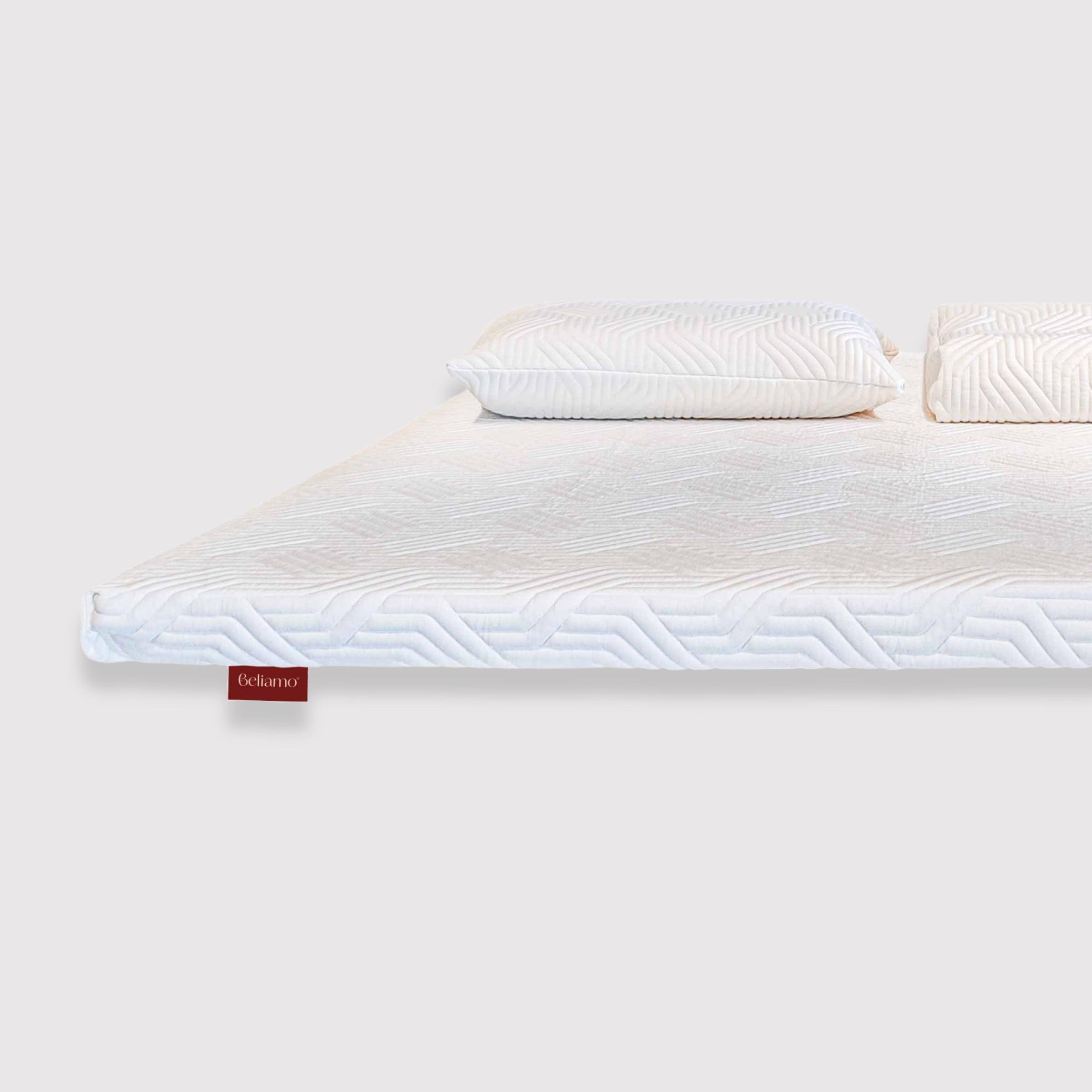 Topper Bellini in Hydrogel di Beliamo, progettato per aggiungere comfort e supporto al materasso, migliorando la qualità del sonno con materiali traspiranti ed ergonomici.